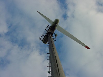Foto: Windkraftanlage mit dem Namen 'Flinke Marianne'