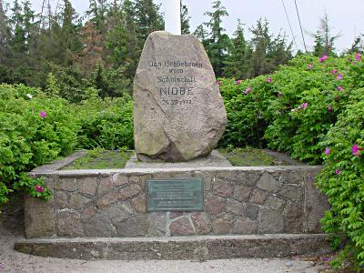Niobe-Denkmal - Findling