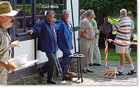 Foto: Curt Mais bei der Abschlussveranstaltung der Solinger Stadtfhrer am 20. Juli 2003 am Balkhauser Kotten
