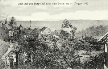 Postkarte: Blick auf Dorperhof nach dem Sturm am 14.8.1906