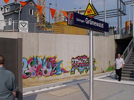 Foto: Graffiti am Bahnhalt Grnewald