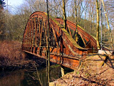 Foto: Stahlbrücke der Schmalspurbahn Ronsdorf-Müngsten über die Wupper zu Müngsten
