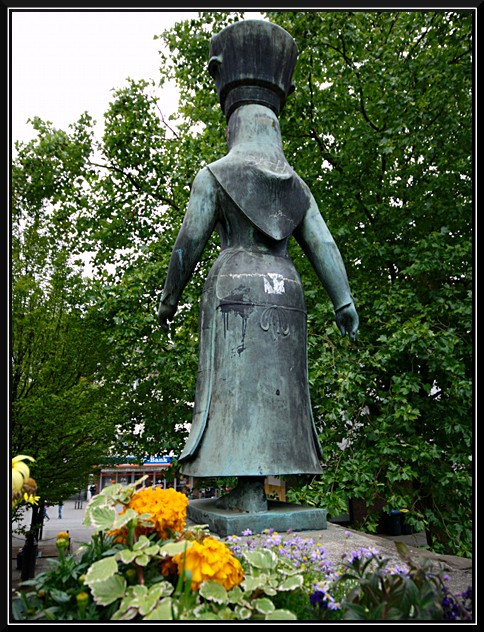 Foto: Denkmal für die Solinger Lieferfrau