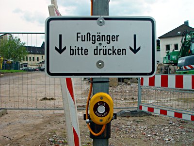Fugnger bitte drcken - Baustelle Bahnhalt Solingen-Mitte